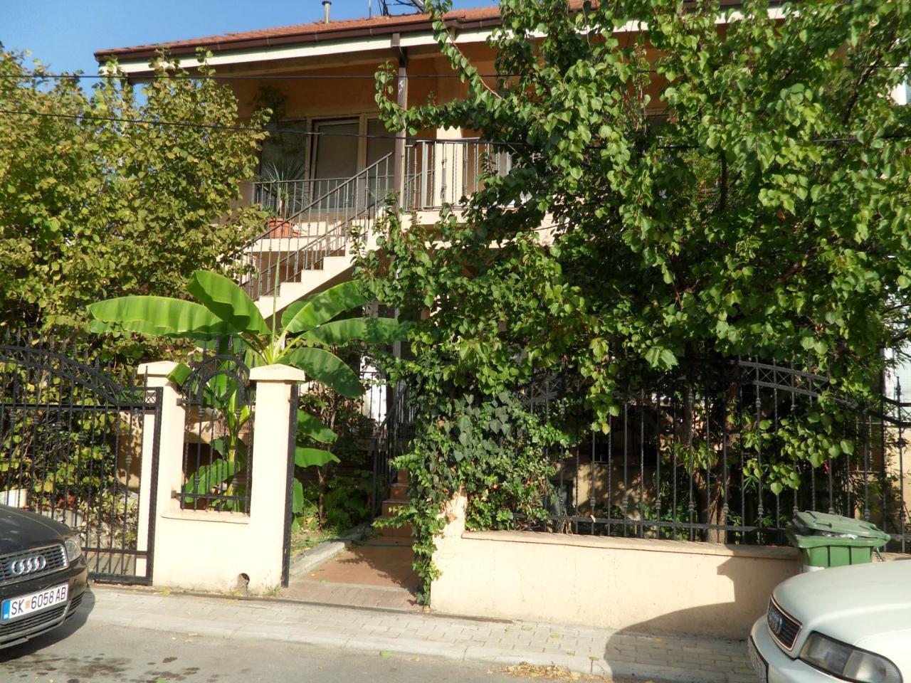 Misko'S Guest House Skopje Buitenkant foto